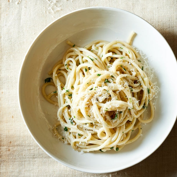 One-Pot Spaghetti With Cherry  Tomatoes and Kale