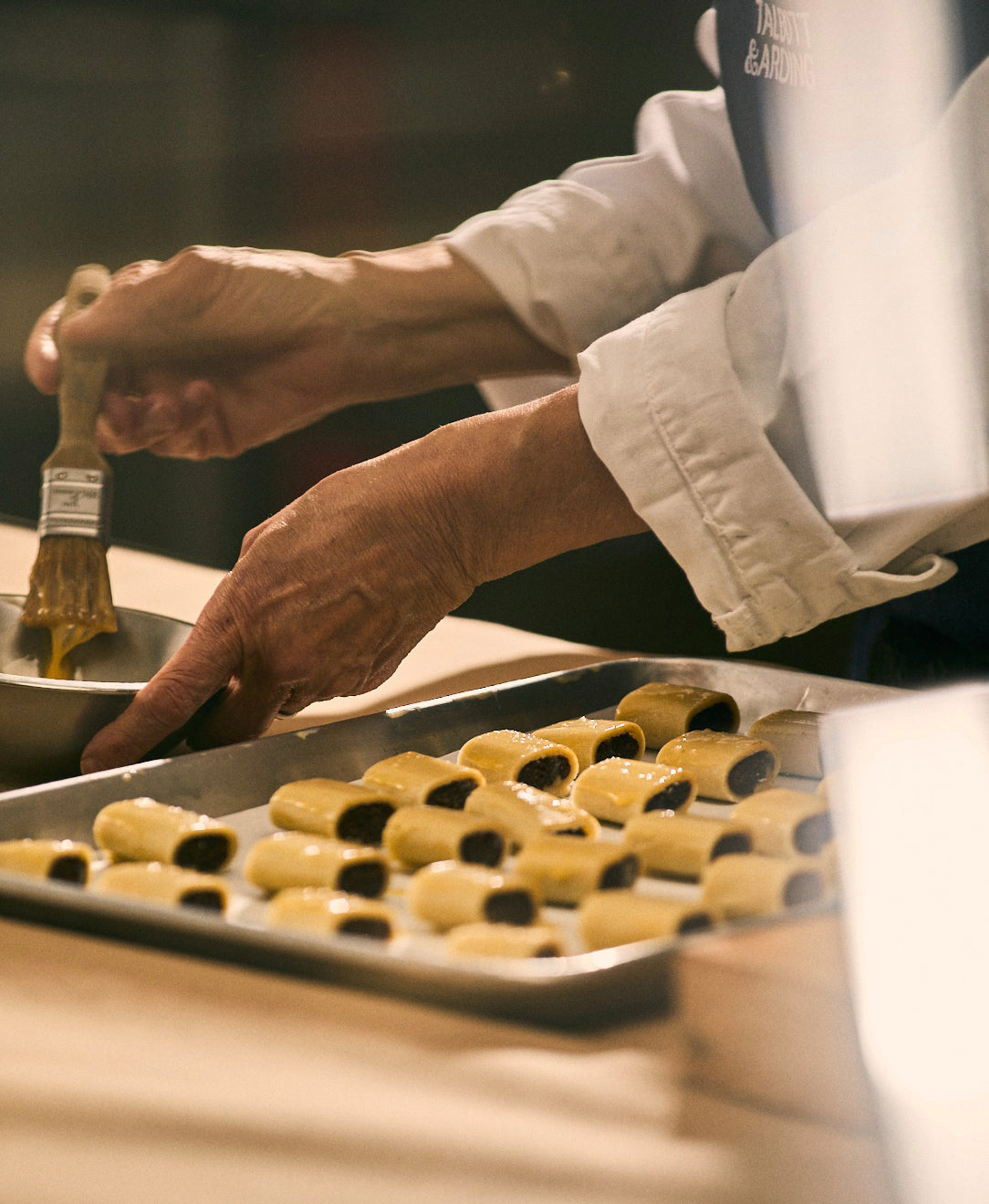 We love to cook, eat and explore the world together.